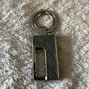 Guess keychain manicure